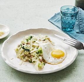 Wirsing-Risotto mit Spiegelei