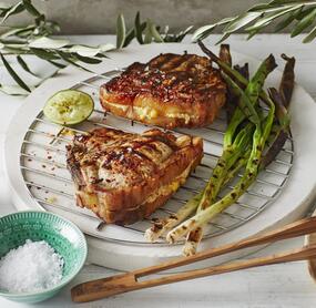 Gefüllte Koteletts vom Grill