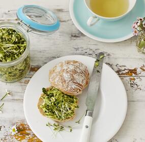 Grüner Kräuteraufstrich mit Brokkoli
