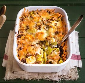 Hackfleisch-Porree-Gratin mit Käsekruste
