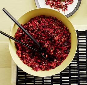 Gesunder Rote-Bete-Dinkel-Salat mit Apfel