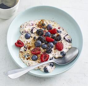 Low-Carb-Porridge mit Beeren