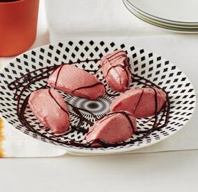 Erdbeer-Sorbet mit Rotweinsirup