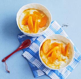 Süßer Marzipan-Milchreis mit Orangenfilets