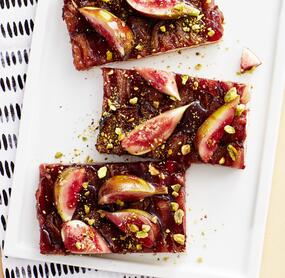 Hefe-Zwetschgenkuchen mit Feigen vom Blech