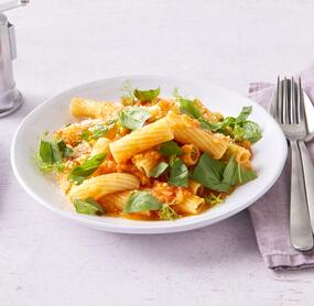 Pasta mit sizilianischer Soße