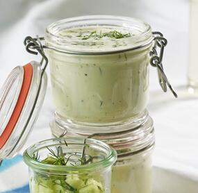 Leichte Gurken-Buttermilch-Suppe