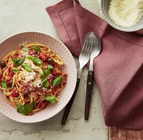 Pasta mit Auberginen-Tomaten-Sauce