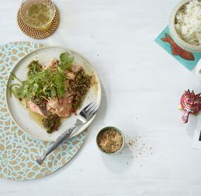 Asia-Lachs mit Koriander-Tapenade