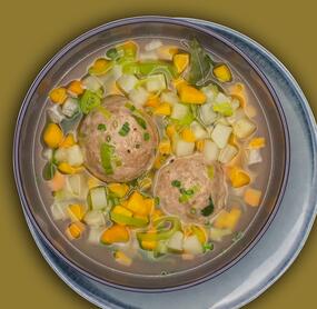 Hackbällchen-Suppe