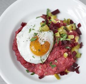 Wie in Hamburg: Labskaus mit Spiegelei