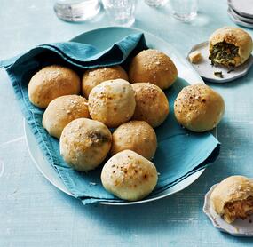 Pizzabrötchen mit Spinatfüllung