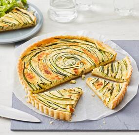 Knusprige Zucchini-Quiche mit Parmesan