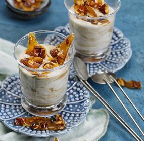 Espressocreme mit karamellisierten Mandeln