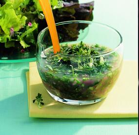 Fettarme Kräuter-Salatsoße 