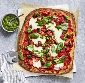 Blumenkohlpizza mit Erbsen-Pesto