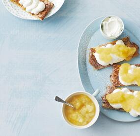 Brandteig-Mandel-Streifen