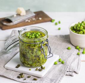 Erbsenpesto mit Pistazienkernen