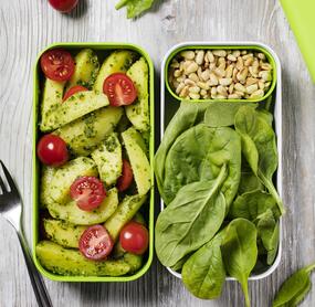 Kartoffelsalat mit Babyspinat