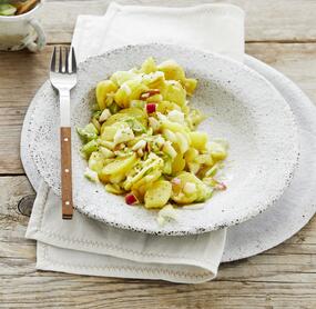 Kartoffelsalat mit Apfel und Sellerie