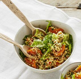 Gesunder Taboulé mit Bulgur und Aprikosen