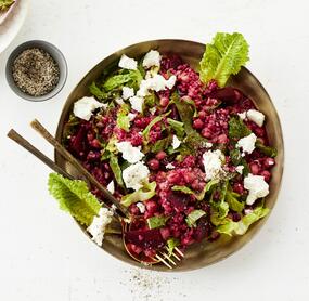 Bulgursalat mit roter Bete und Kichererbsen