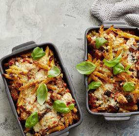 Nudelauflauf mit Aubergine und Hähnchen