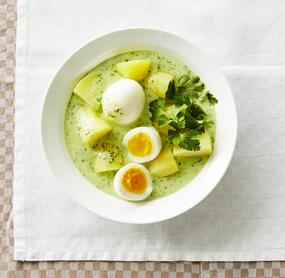 Eier in Petersiliensauce