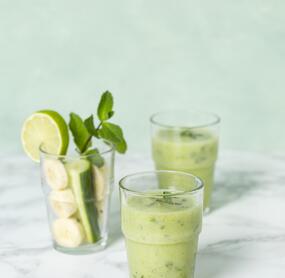 Erfrischender Gurken-Minz-Shake