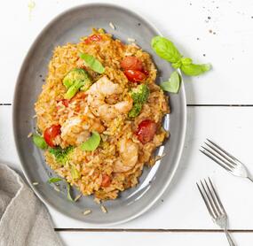 Reispot mit Garnelen und Brokkoli