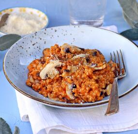 Perlgraupenrisotto mit Champignons und Salbei