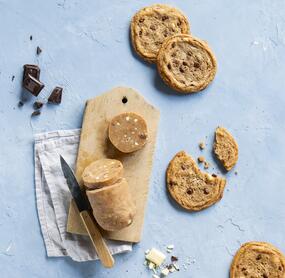 Mit zwei Sorten Schokolade: Cookies von der Rolle