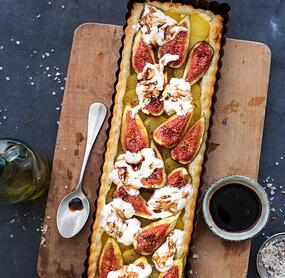 Kartoffeltarte mit Feigen und Burrata