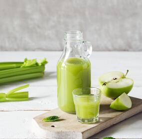 Apfel-Sellerie-Shot für deine Abwehrkräfte