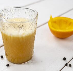 Orangen-Grapefruit-Shot mit Ingwer