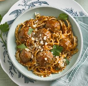 Hackbällchen in Rotwein-Sugo