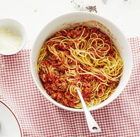 Sommer-Bolognese mit Speck