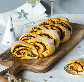 Zupfbrot mit Tomatenpesto