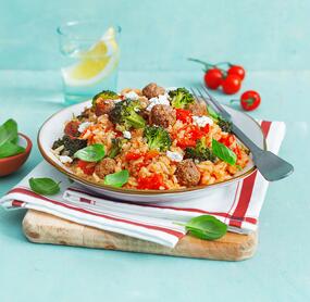 Schneller Reispot mit Hackbällchen und Brokkoli