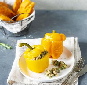 Gefüllte Paprika mit roter Focaccia