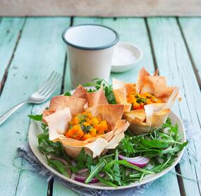 Karottenküchlein mit Rucola-Blitzsalat