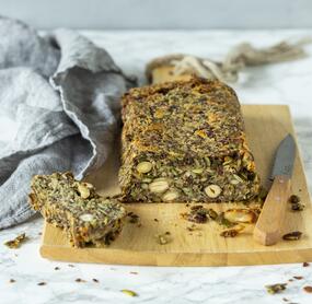 Körnerbrot mit Nüssen