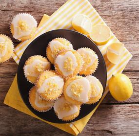 Die saftigsten Zitronenmuffins mit Joghurt