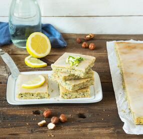 Saftiger Zucchinikuchen mit Zitrone