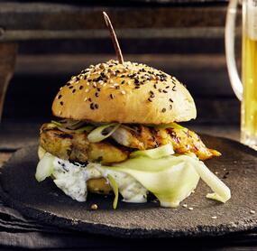 Saftiger Hähnchen-Burger