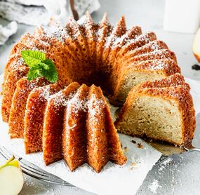 Saftiger Apfelmuskuchen