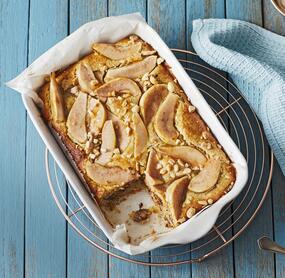 Saftige Birnen-Blondies mit Cashews
