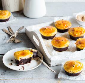 Crème-brulée-Brownietörtchen