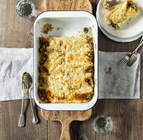 Pfannkuchenröllchen mit Wirsing und Käse
