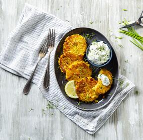 Gemüse-Kartoffel-Puffer mit Kräuterdip